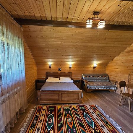 Guesthouse Kolo Druziv Tatariv Exterior photo
