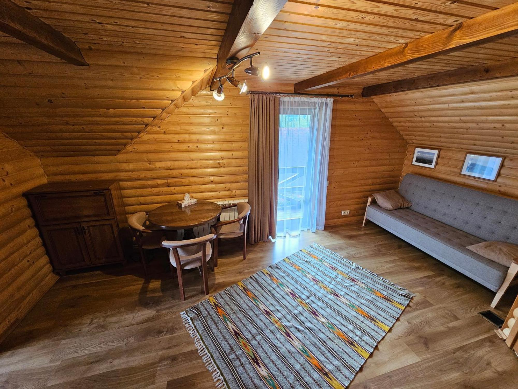 Guesthouse Kolo Druziv Tatariv Exterior photo