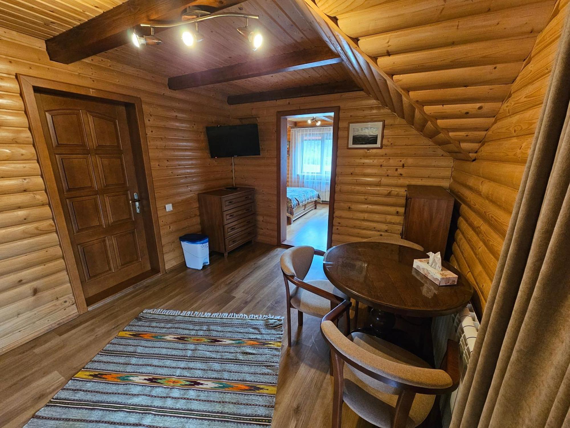 Guesthouse Kolo Druziv Tatariv Exterior photo