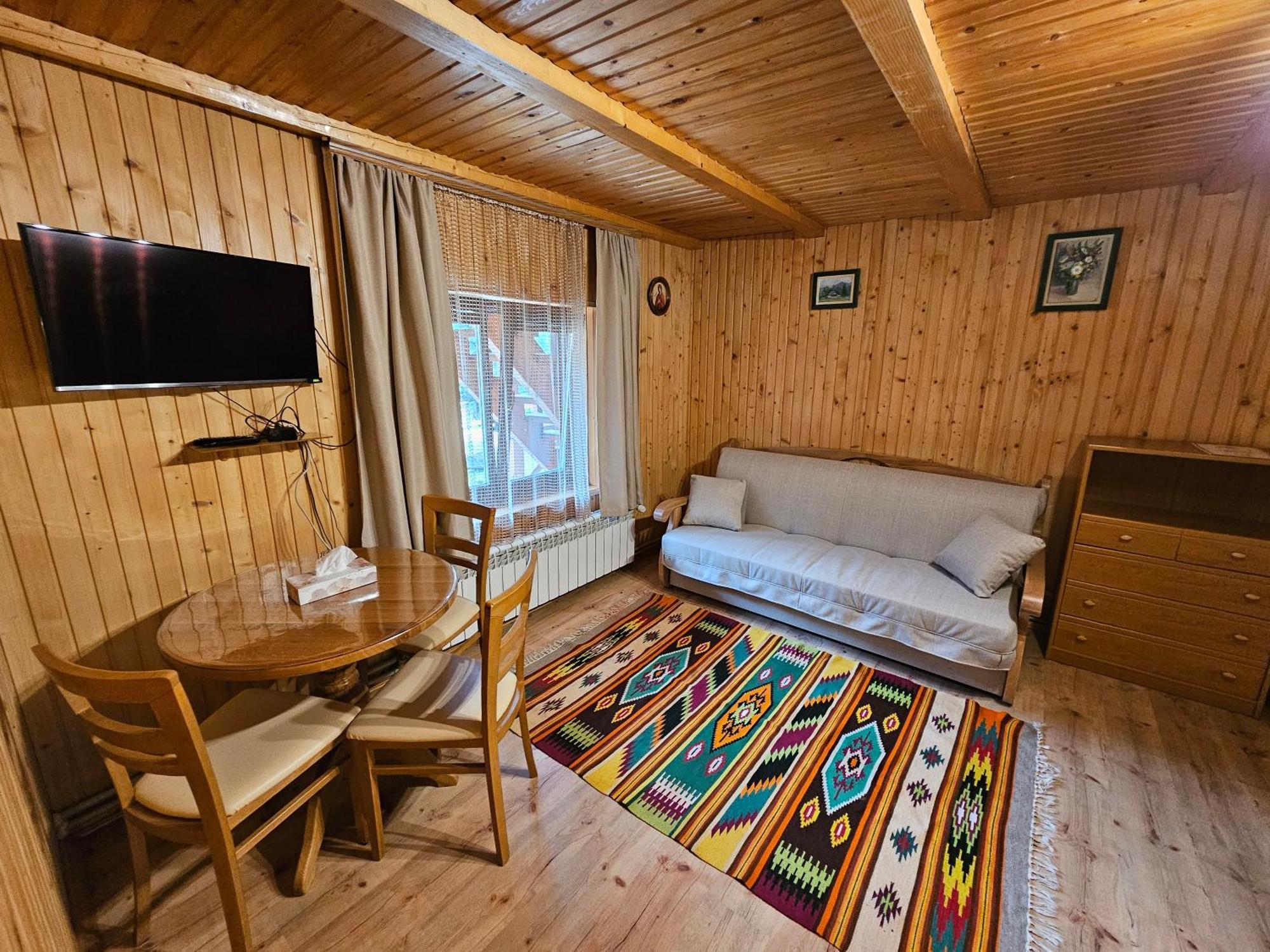 Guesthouse Kolo Druziv Tatariv Exterior photo